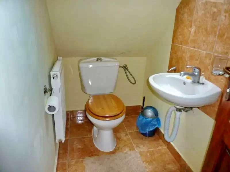 Barajul Zetea Cazare | Sat de vacanță (K0490-41) Imaginea poate fi supusă drepturilor de autor. Se recomandă contactarea titularului drepturilor.