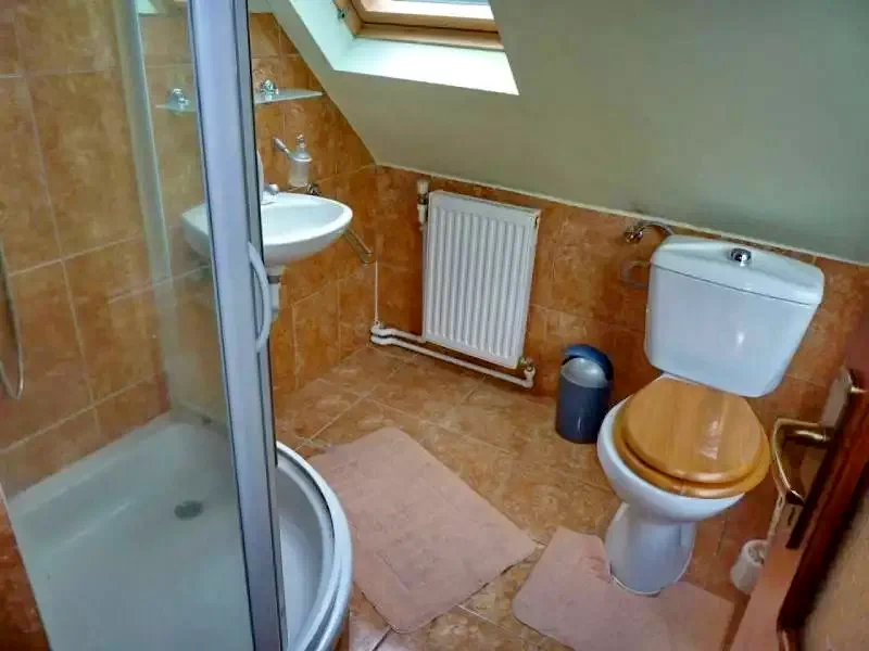 Barajul Zetea Cazare | Cabană (K0490-46) Imaginea poate fi supusă drepturilor de autor. Se recomandă contactarea titularului drepturilor. Barajul Zetea Cazare | Cabană (K0490-46) Imaginea poate fi supusă drepturilor de autor. Se recomandă contactarea titularului drepturilor.