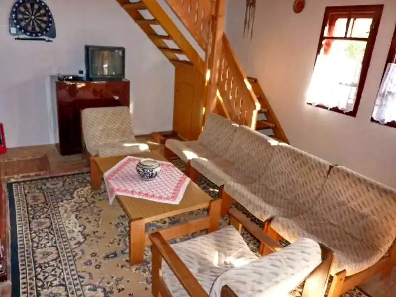 Barajul Zetea Cazare | Sat de vacanță (K0495-28) Imaginea poate fi supusă drepturilor de autor. Se recomandă contactarea titularului drepturilor.