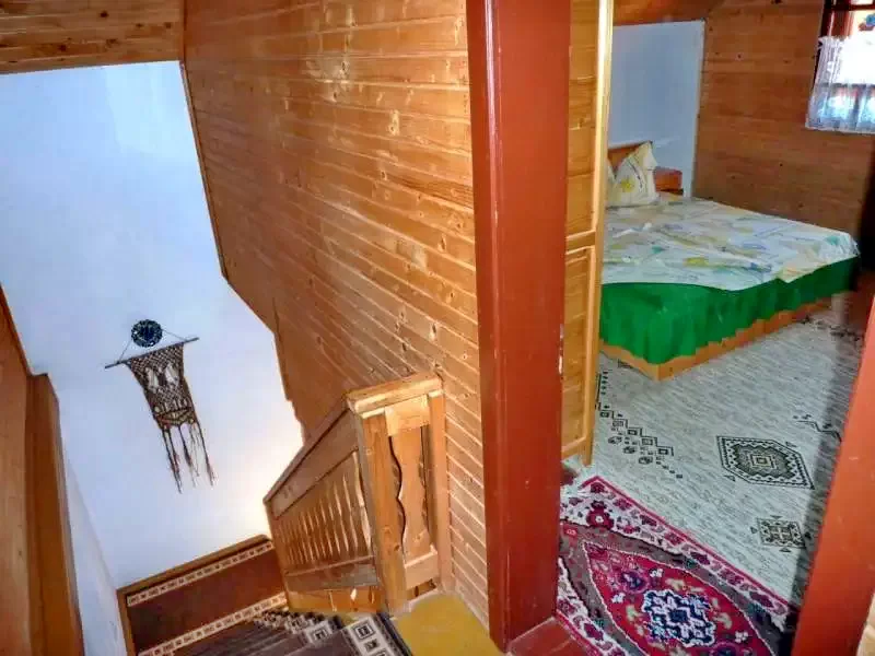 Barajul Zetea Cazare | Cabană (K0495-32) Imaginea poate fi supusă drepturilor de autor. Se recomandă contactarea titularului drepturilor. Barajul Zetea Cazare | Cabană (K0495-32) Imaginea poate fi supusă drepturilor de autor. Se recomandă contactarea titularului drepturilor.