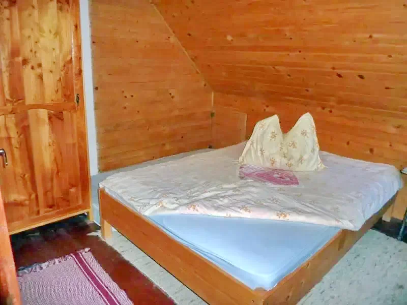 Barajul Zetea Cazare | Sat de vacanță (K0495-37) Imaginea poate fi supusă drepturilor de autor. Se recomandă contactarea titularului drepturilor.