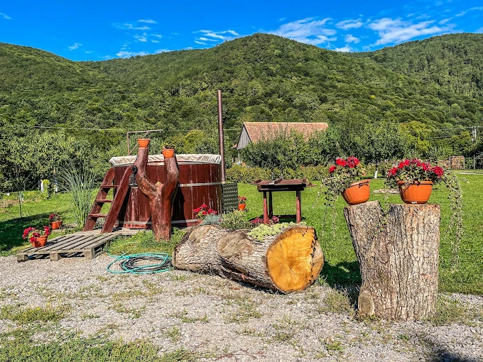 Sub Cetate Cazare | Motel (K0679-2) Imaginea poate fi supusă drepturilor de autor. Se recomandă contactarea titularului drepturilor.