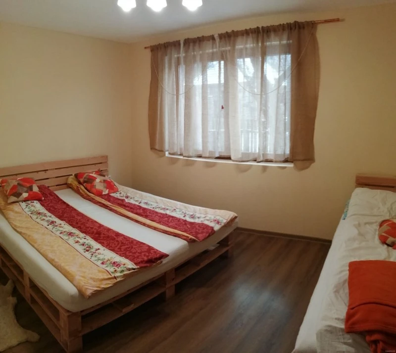 Sub Cetate Cazare | Pensiune (K0679-10) Imaginea poate fi supusă drepturilor de autor. Se recomandă contactarea titularului drepturilor.