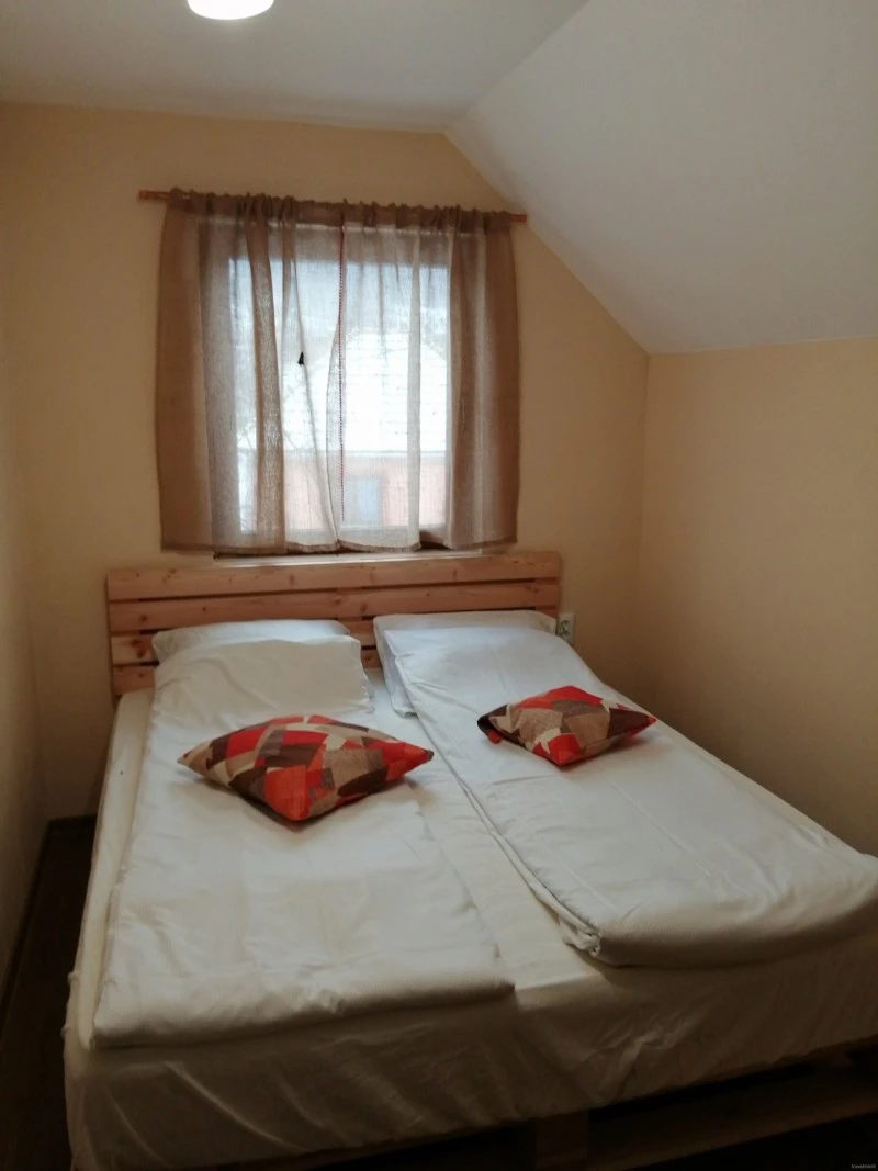 Sub Cetate Cazare | Motel (K0679-14) Imaginea poate fi supusă drepturilor de autor. Se recomandă contactarea titularului drepturilor.