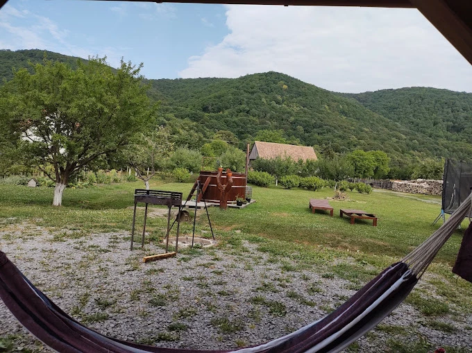 Sub Cetate Cazare | Pensiune (K0679-19) Imaginea poate fi supusă drepturilor de autor. Se recomandă contactarea titularului drepturilor.