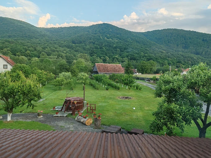 Sub Cetate Cazare | Motel (K0679-23) Imaginea poate fi supusă drepturilor de autor. Se recomandă contactarea titularului drepturilor.