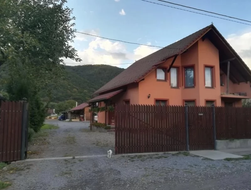 Sub Cetate Cazare | Motel (K0679-27) Imaginea poate fi supusă drepturilor de autor. Se recomandă contactarea titularului drepturilor.