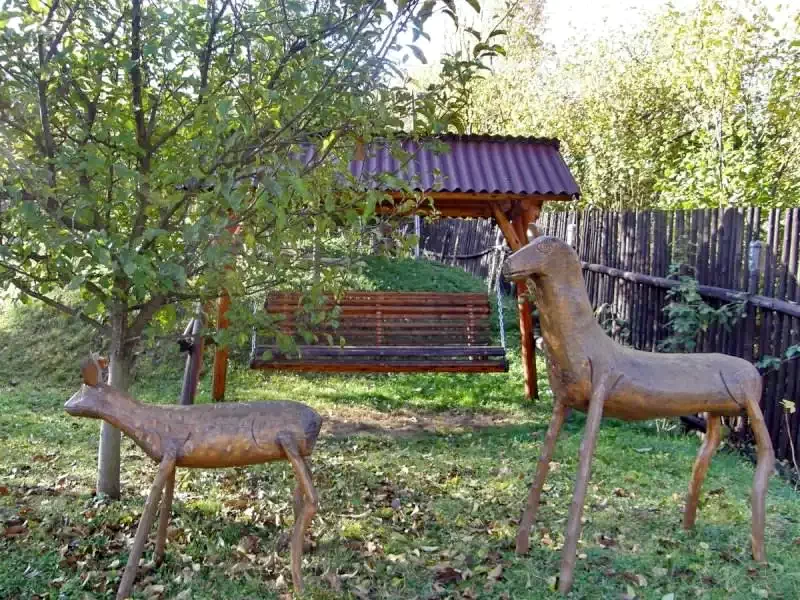 Bicfalău Cazare | Motel (K0647-11) Imaginea poate fi supusă drepturilor de autor. Se recomandă contactarea titularului drepturilor.