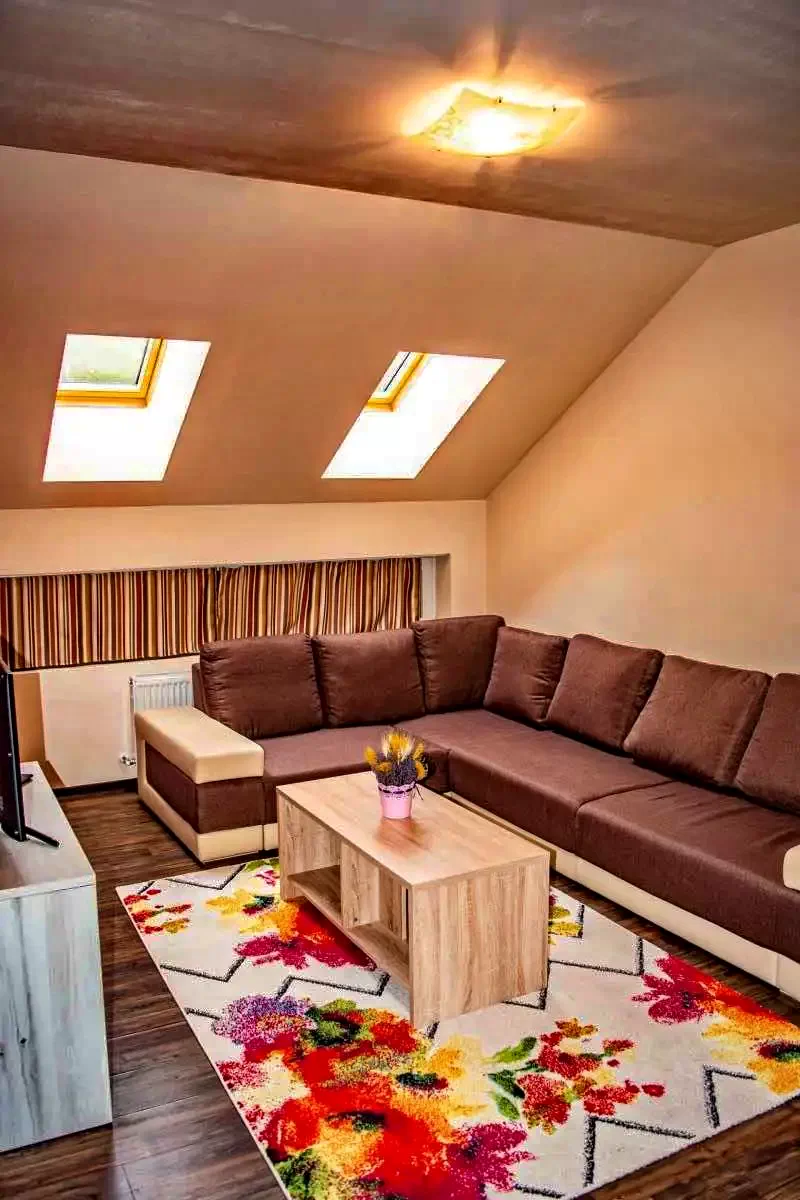 Văliug Cazare | Motel (K0905-38) Imaginea poate fi supusă drepturilor de autor. Se recomandă contactarea titularului drepturilor.