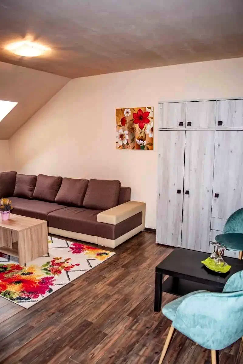 Văliug Cazare | Motel (K0905-40) Imaginea poate fi supusă drepturilor de autor. Se recomandă contactarea titularului drepturilor.