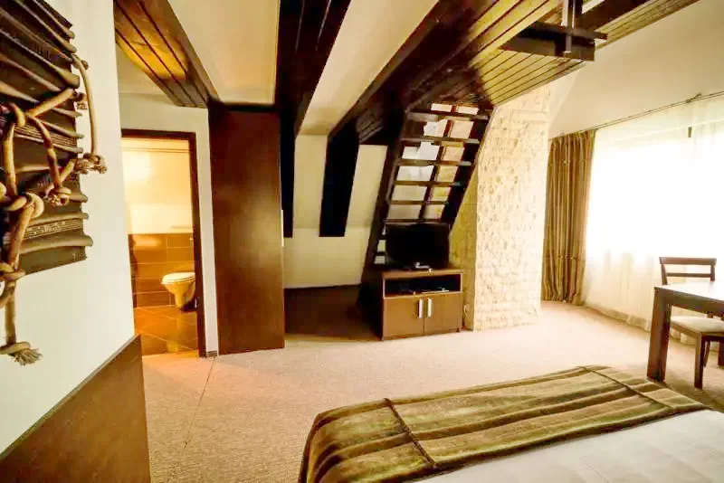 Sinaia Cazare | Casă de oaspeți (K0525-13) Imaginea poate fi supusă drepturilor de autor. Se recomandă contactarea titularului drepturilor.