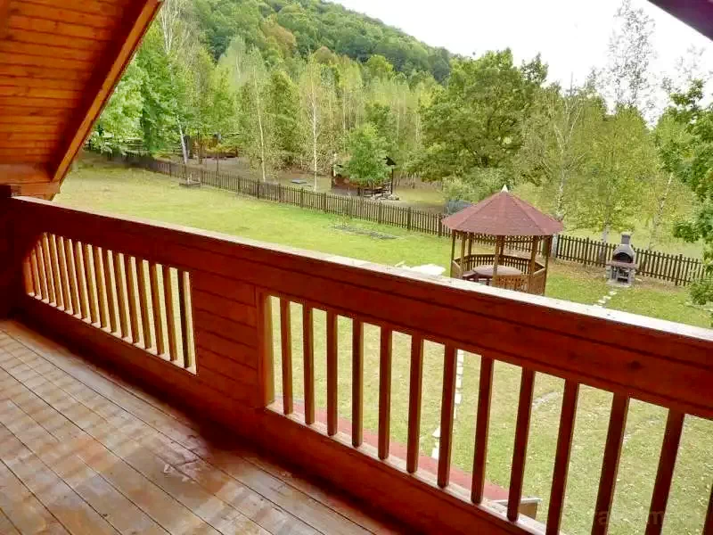 Barajul Zetea Cazare | Cabană (K1185-18) Imaginea poate fi supusă drepturilor de autor. Se recomandă contactarea titularului drepturilor.