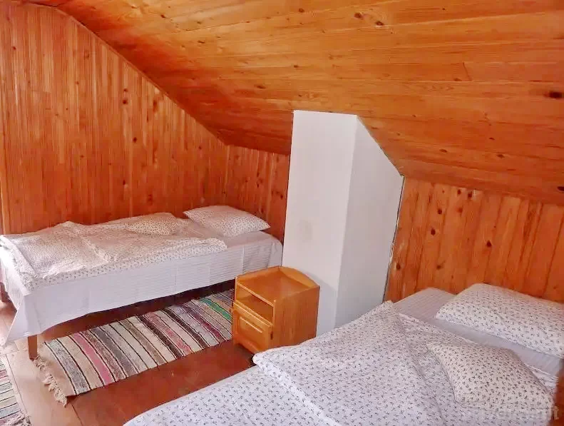 Barajul Zetea Cazare | Sat de vacanță (K1386-14) Imaginea poate fi supusă drepturilor de autor. Se recomandă contactarea titularului drepturilor.