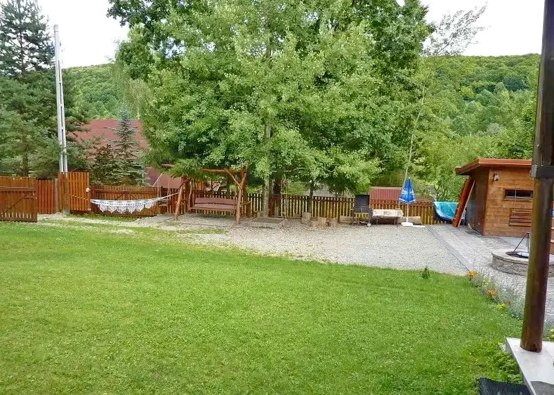 Barajul Zetea Cazare | Sat de vacanță (K1386-28) Imaginea poate fi supusă drepturilor de autor. Se recomandă contactarea titularului drepturilor.