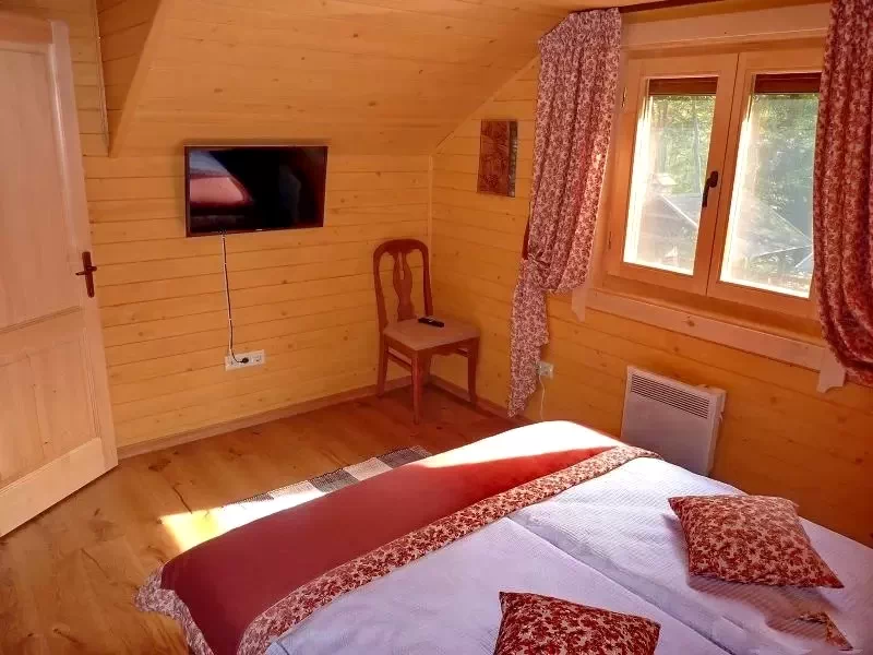 Barajul Zetea Cazare | Sat de vacanță (K1430-69) Imaginea poate fi supusă drepturilor de autor. Se recomandă contactarea titularului drepturilor.