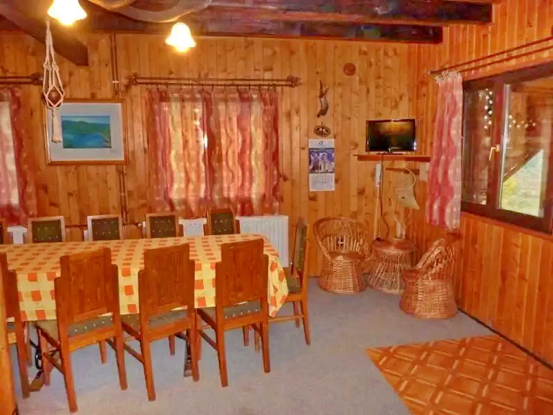 Barajul Zetea Cazare | Sat de vacanță (K0496-18) Imaginea poate fi supusă drepturilor de autor. Se recomandă contactarea titularului drepturilor.