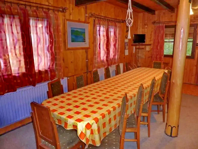 Barajul Zetea Cazare | Sat de vacanță (K0496-19) Imaginea poate fi supusă drepturilor de autor. Se recomandă contactarea titularului drepturilor.