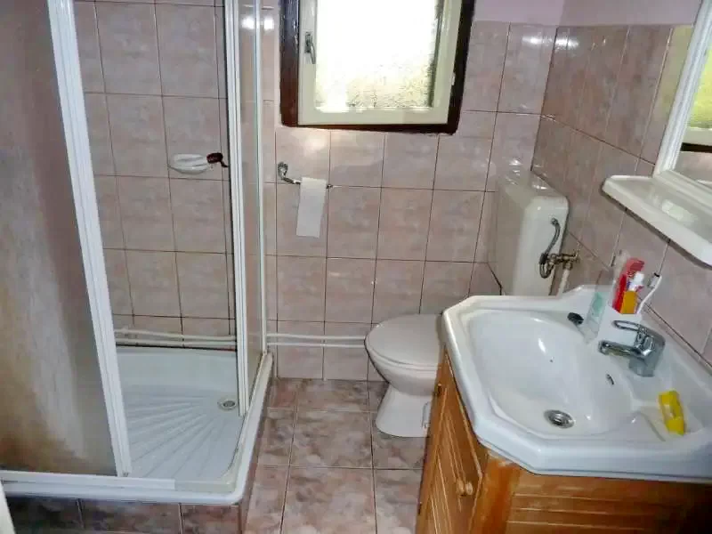 Barajul Zetea Cazare | Sat de vacanță (K0715-21) Imaginea poate fi supusă drepturilor de autor. Se recomandă contactarea titularului drepturilor.