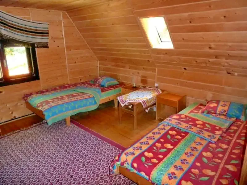 Barajul Zetea Cazare | Sat de vacanță (K0715-24) Imaginea poate fi supusă drepturilor de autor. Se recomandă contactarea titularului drepturilor.