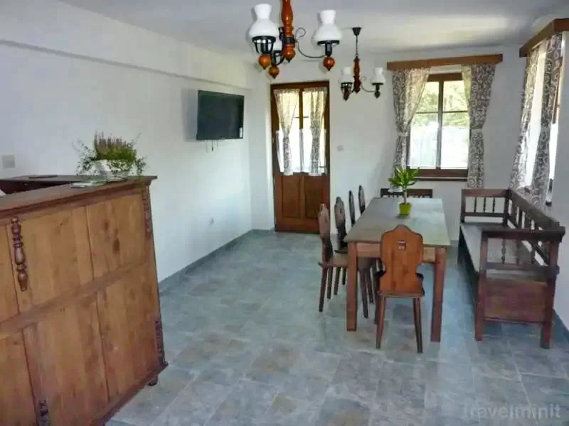 Barajul Zetea Cazare | Sat de vacanță (K1169-5) Imaginea poate fi supusă drepturilor de autor. Se recomandă contactarea titularului drepturilor.