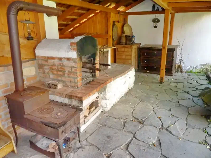 Sub Cetate Cazare | Sat de vacanță (K0718-7) Imaginea poate fi supusă drepturilor de autor. Se recomandă contactarea titularului drepturilor.