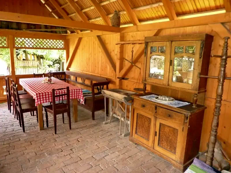 Sub Cetate Cazare | Cabană (K0718-8) Imaginea poate fi supusă drepturilor de autor. Se recomandă contactarea titularului drepturilor. Sub Cetate Cazare | Cabană (K0718-8) Imaginea poate fi supusă drepturilor de autor. Se recomandă contactarea titularului drepturilor.