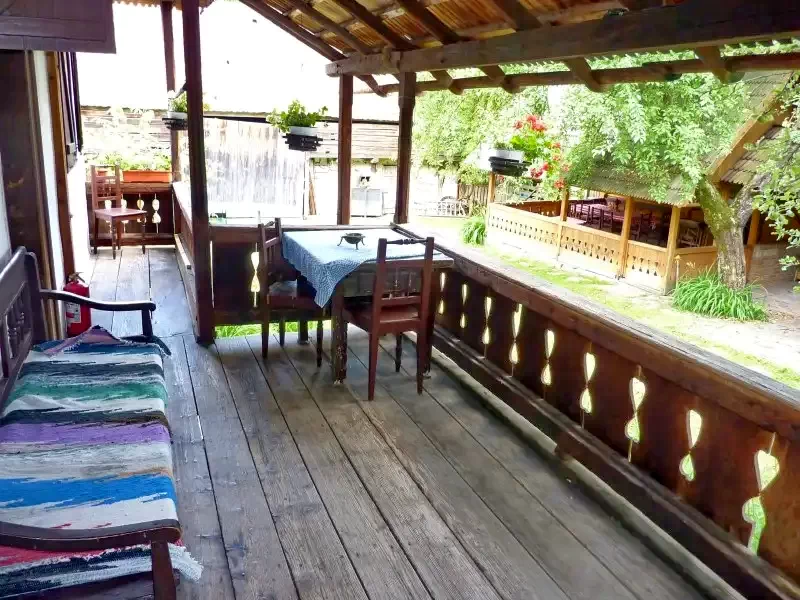 Sub Cetate Cazare | Sat de vacanță (K0718-10) Imaginea poate fi supusă drepturilor de autor. Se recomandă contactarea titularului drepturilor.