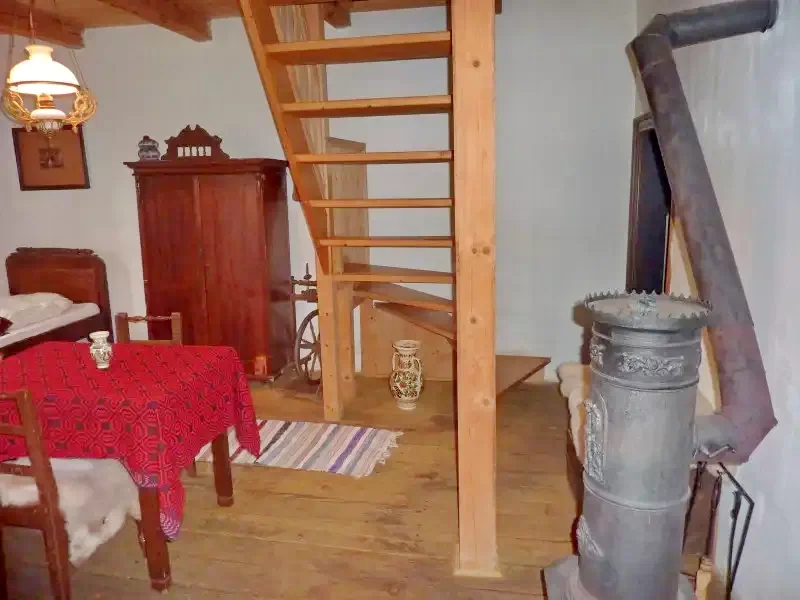 Zeteváralja Szállás | Üdülőfalu (K0718-11) A kép szerzői jogvédelem alatt állhat. Javasolt a kapcsolatfelvétel a jog tulajdonossal.