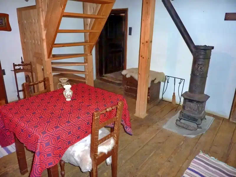 Sub Cetate Cazare | Sat de vacanță (K0718-12) Imaginea poate fi supusă drepturilor de autor. Se recomandă contactarea titularului drepturilor.