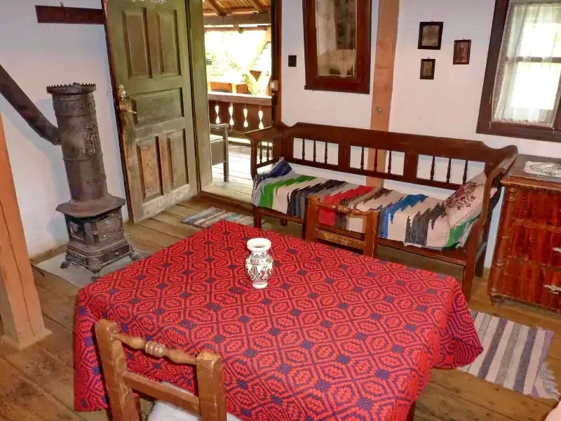 Sub Cetate Cazare | Sat de vacanță (K0718-13) Imaginea poate fi supusă drepturilor de autor. Se recomandă contactarea titularului drepturilor.