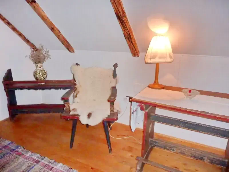 Cazare Sub Cetate - Casa de Oaspeţi Szász Árpád | Zeteváralja - Szász Árpád Tájház. Imaginea poate fi supusă drepturilor de autor. Se recomandă contactarea titularului drepturilor.