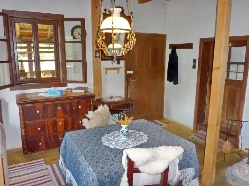 Sub Cetate Cazare | Sat de vacanță (K0718-20) Imaginea poate fi supusă drepturilor de autor. Se recomandă contactarea titularului drepturilor.