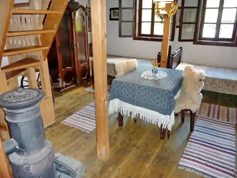 Sub Cetate Cazare | Sat de vacanță (K0718-21) Imaginea poate fi supusă drepturilor de autor. Se recomandă contactarea titularului drepturilor.