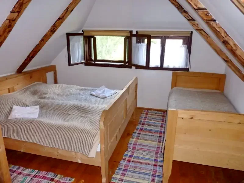 Sub Cetate Cazare | Cabană (K0718-26) Imaginea poate fi supusă drepturilor de autor. Se recomandă contactarea titularului drepturilor. Sub Cetate Cazare | Cabană (K0718-26) Imaginea poate fi supusă drepturilor de autor. Se recomandă contactarea titularului drepturilor.