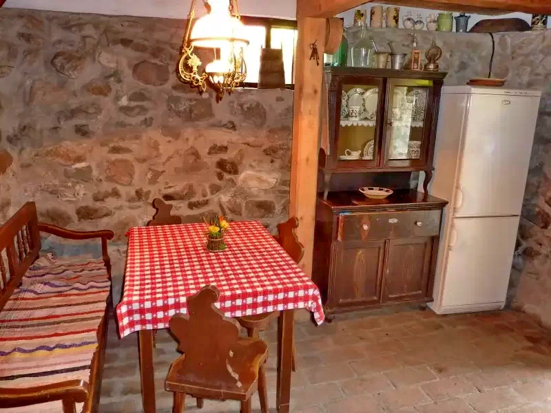 Cazare Sub Cetate - Casa de Oaspeţi Szász Árpád | Zeteváralja - Szász Árpád Tájház. Imaginea poate fi supusă drepturilor de autor. Se recomandă contactarea titularului drepturilor.