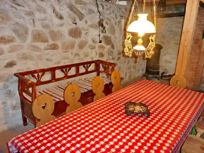 Cazare Sub Cetate - Casa de Oaspeţi Szász Árpád | Zeteváralja - Szász Árpád Tájház. Imaginea poate fi supusă drepturilor de autor. Se recomandă contactarea titularului drepturilor.