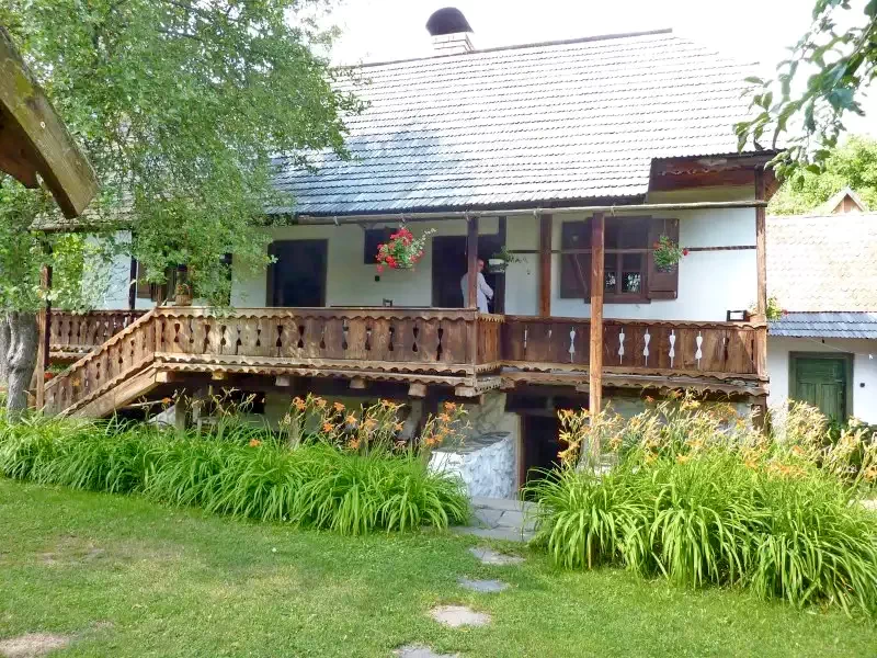 Sub Cetate Cazare | Sat de vacanță (K0718-37) Imaginea poate fi supusă drepturilor de autor. Se recomandă contactarea titularului drepturilor.