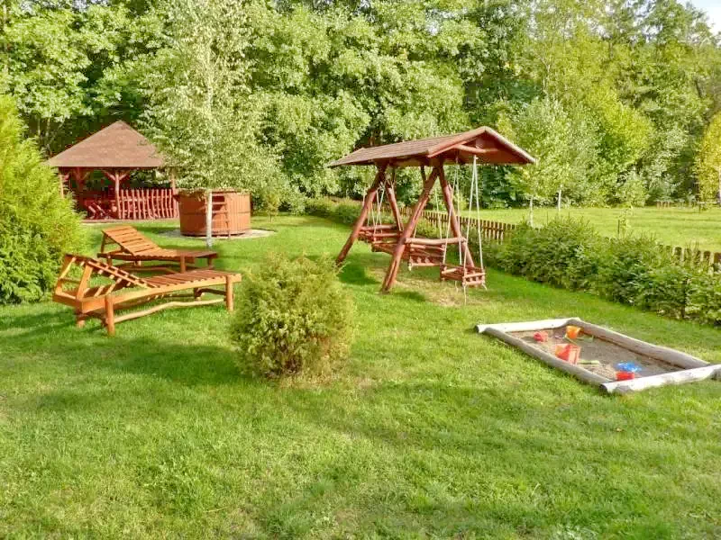 Zeteváralja Szállás | Üdülőfalu (K0499-15) A kép szerzői jogvédelem alatt állhat. Javasolt a kapcsolatfelvétel a jog tulajdonossal.