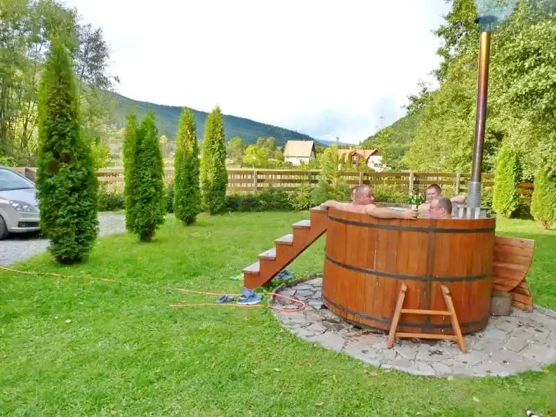 Sub Cetate Cazare | Sat de vacanță (K0499-18) Imaginea poate fi supusă drepturilor de autor. Se recomandă contactarea titularului drepturilor.