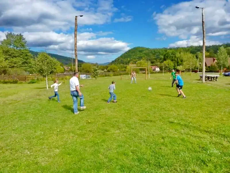 Sub Cetate Cazare | Sat de vacanță (K0499-37) Imaginea poate fi supusă drepturilor de autor. Se recomandă contactarea titularului drepturilor.