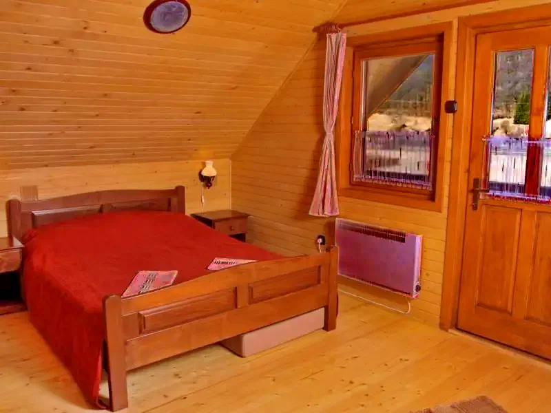 Zeteváralja Szállás | Üdülőfalu (K0499-70) A kép szerzői jogvédelem alatt állhat. Javasolt a kapcsolatfelvétel a jog tulajdonossal.