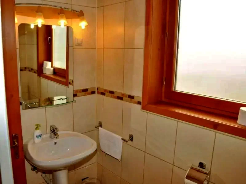 Zeteváralja Szállás | Üdülőfalu (K0499-73) A kép szerzői jogvédelem alatt állhat. Javasolt a kapcsolatfelvétel a jog tulajdonossal.