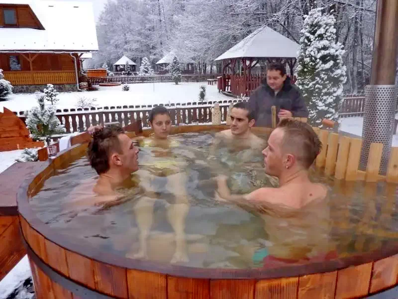 Szállás Zetea - Casa la cheie Nagy Lak III-VII. *** | Zeteváralja - Nagy Lak III-VII. Kulcsosházak ***. A kép szerzői jogvédelem alatt állhat. Javasolt a kapcsolatfelvétel a jog tulajdonossal.