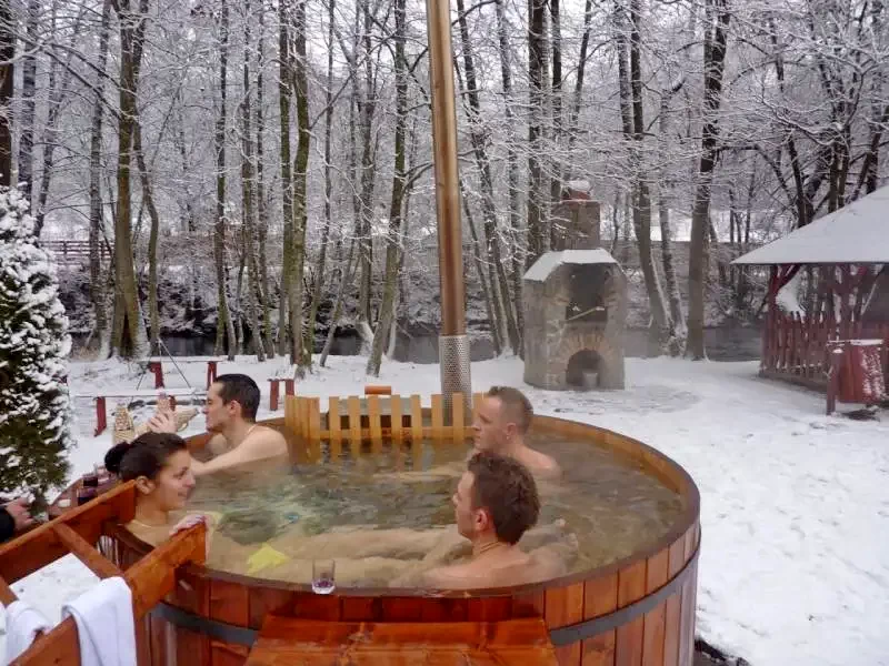 Szállás Zetea - Casa la cheie Nagy Lak III-VII. *** | Zeteváralja - Nagy Lak III-VII. Kulcsosházak ***. A kép szerzői jogvédelem alatt állhat. Javasolt a kapcsolatfelvétel a jog tulajdonossal.