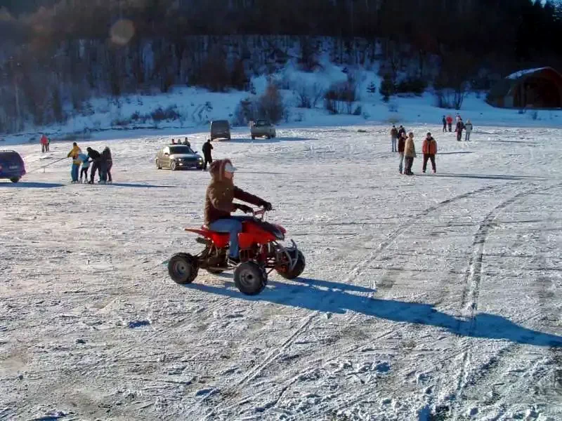 Sub Cetate Cazare | Sat de vacanță (K0499-94) Imaginea poate fi supusă drepturilor de autor. Se recomandă contactarea titularului drepturilor.