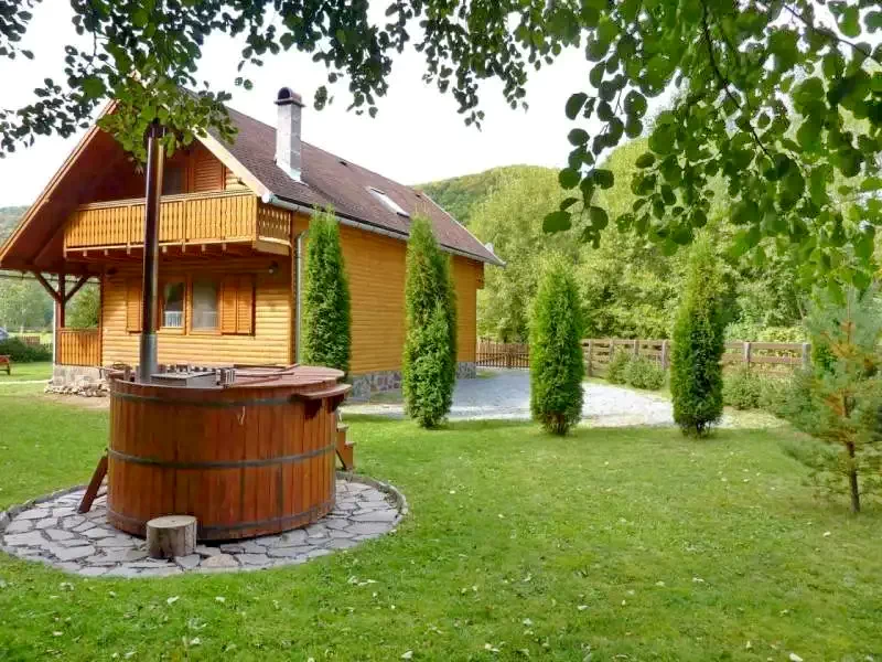 Zeteváralja Szállás | Kulcsosház / Turisztikai faház (K0499-108) A kép szerzői jogvédelem alatt állhat. Javasolt a kapcsolatfelvétel a jog tulajdonossal.