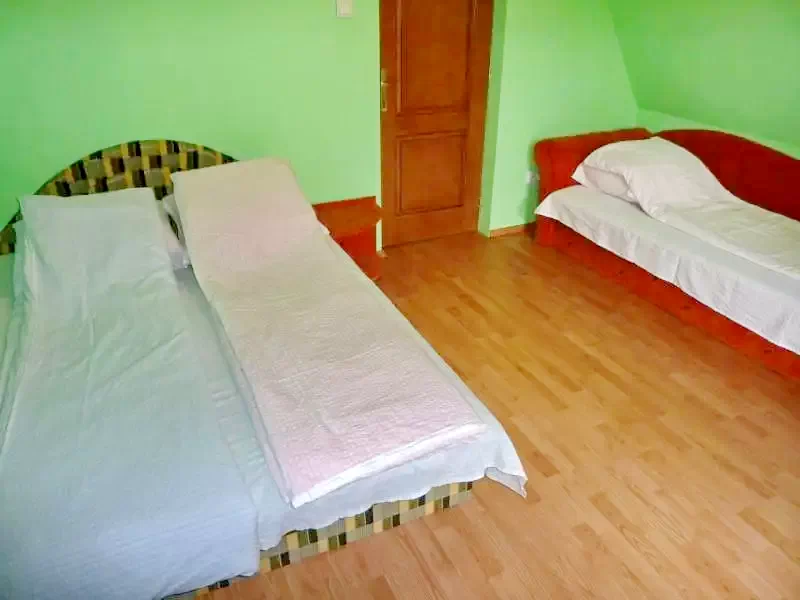 Cazare Sub Cetate - Casa la Cheie György László | Zeteváralja - György László Kulcsosház. Imaginea poate fi supusă drepturilor de autor. Se recomandă contactarea titularului drepturilor.