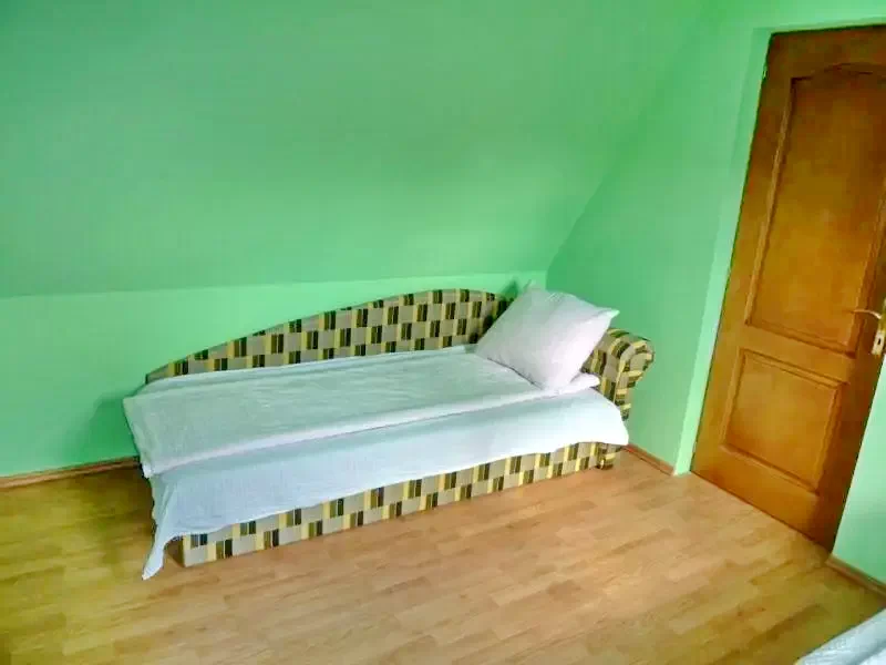 Zeteváralja Szállás | Üdülőfalu (K0516-18) A kép szerzői jogvédelem alatt állhat. Javasolt a kapcsolatfelvétel a jog tulajdonossal.