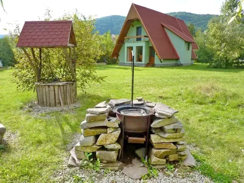 Sub Cetate Cazare | Sat de vacanță (K0516-22) Imaginea poate fi supusă drepturilor de autor. Se recomandă contactarea titularului drepturilor.