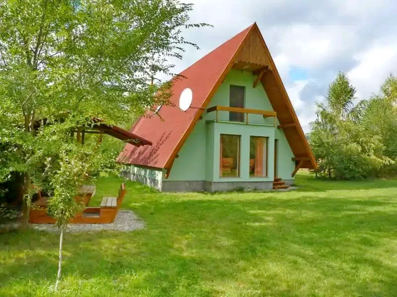 Sub Cetate Cazare | Sat de vacanță (K0516-39) Imaginea poate fi supusă drepturilor de autor. Se recomandă contactarea titularului drepturilor.